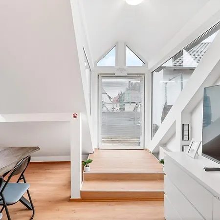 Apartman Zf03 Fuer Monteure Zuffenhausen - Weitere Schlafzimmer Fuer Zusaetzliche 15 Personen Im Haus Vorhanden Und An Weiteren Standorten Ls-crewcomfort *