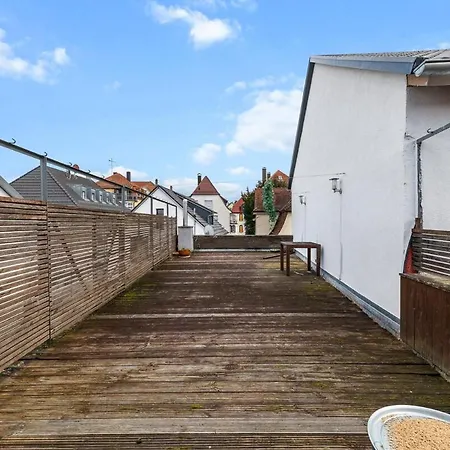 Apartman Zf03 Fuer Monteure Zuffenhausen - Weitere Schlafzimmer Fuer Zusaetzliche 15 Personen Im Haus Vorhanden Und An Weiteren Standorten Ls-crewcomfort